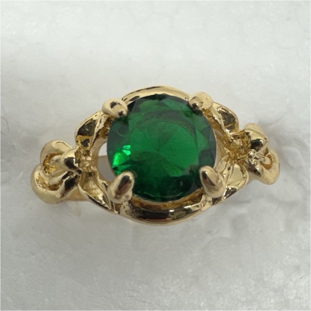 Gold Tone Metal Cocktail Ring Round Green Stone Prong Set 1 Gem Size 7
